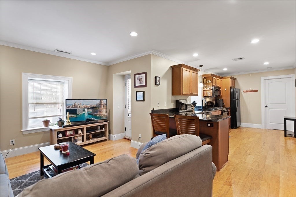 75 Pine St #31, Waltham, MA, 75 Pine St #31, Waltham, MA Photo #12