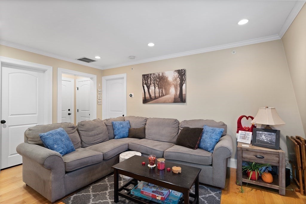 75 Pine St #31, Waltham, MA, 75 Pine St #31, Waltham, MA Photo #8