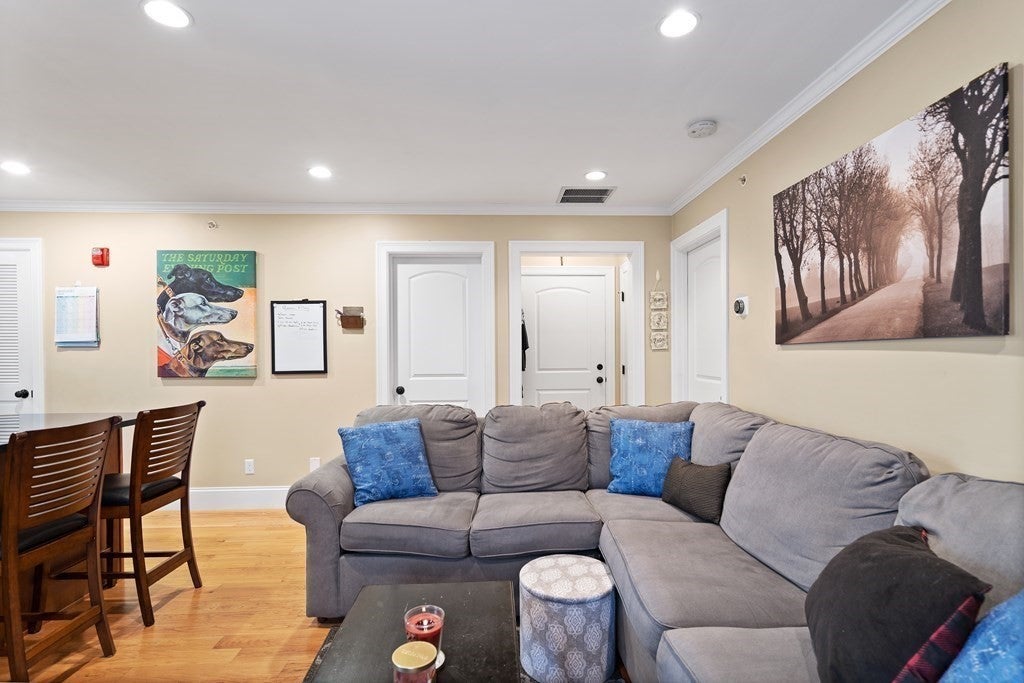 75 Pine St #31, Waltham, MA, 75 Pine St #31, Waltham, MA Photo #10