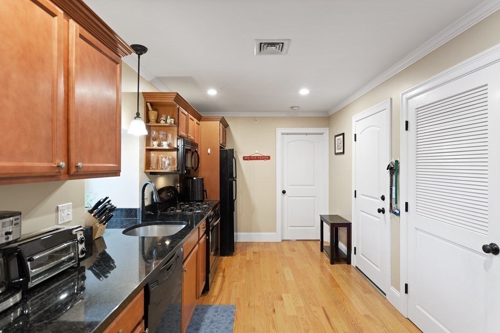 75 Pine St #31, Waltham, MA, 75 Pine St #31, Waltham, MA Photo #5
