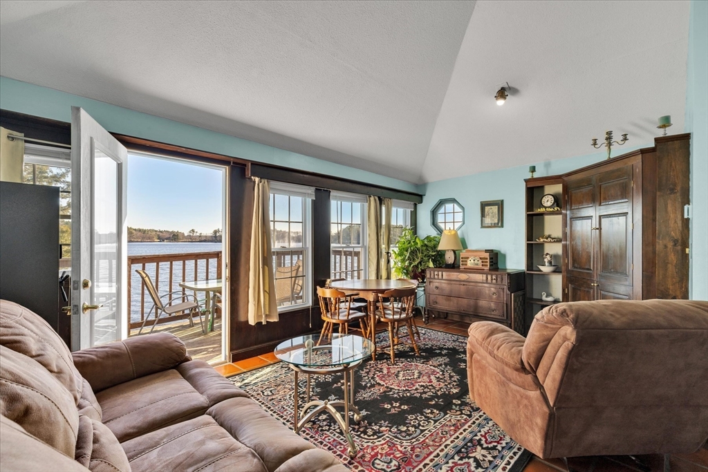 25 Ocean Ave