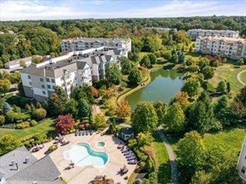 Photo of 422 John Mahar Hwy #408, Braintree, MA 02184 (MLS # 73476858)