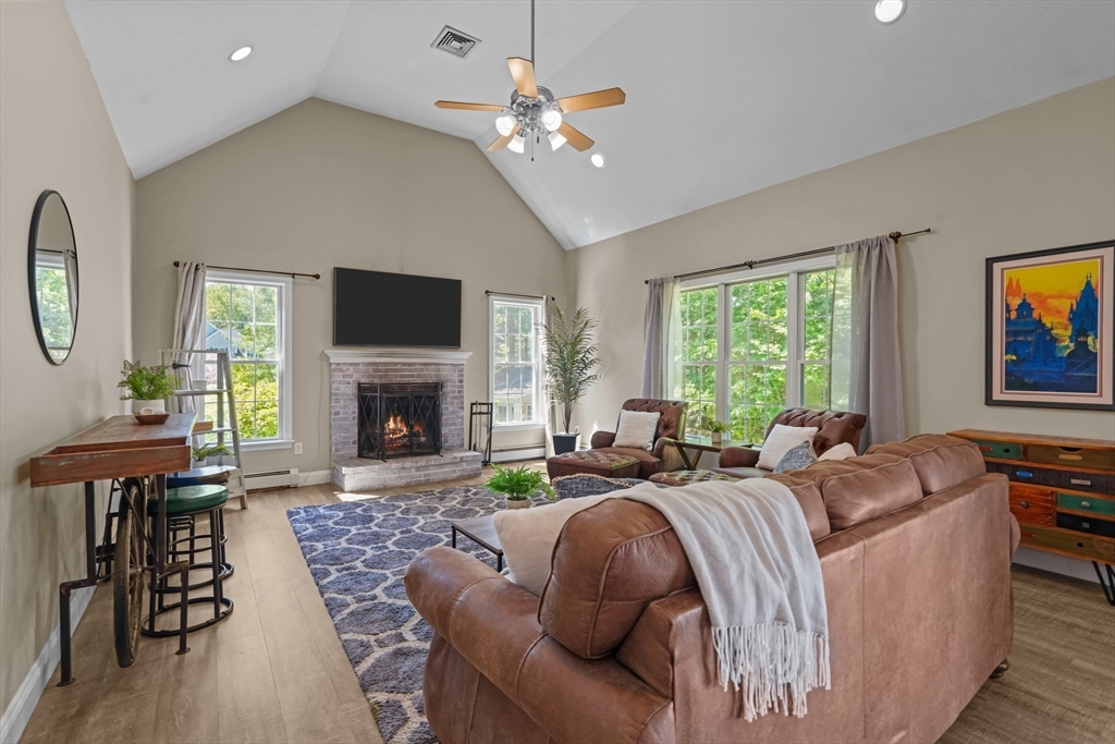 3 Foster Dr