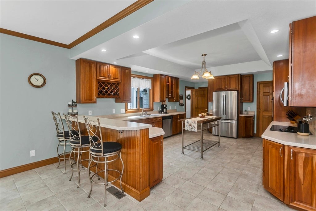 27 Landing Dr, Chicopee, MA, 27 Landing Dr, Chicopee, MA Photo #8