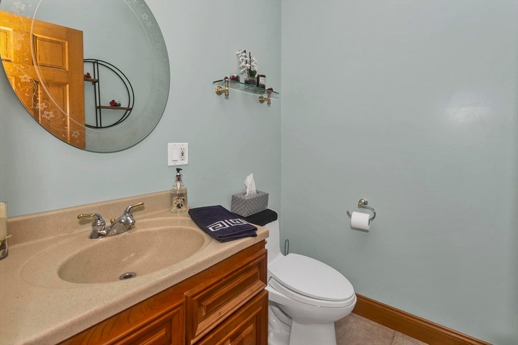 27 Landing Dr, Chicopee, MA, 27 Landing Dr, Chicopee, MA Photo #11