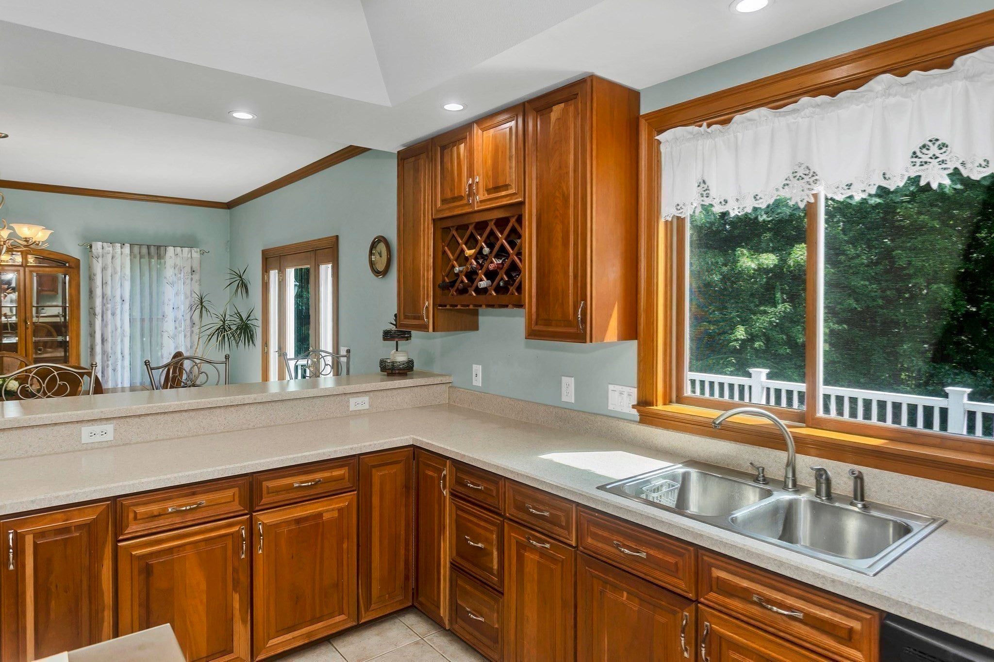 27 Landing Dr, Chicopee, MA Photo #11