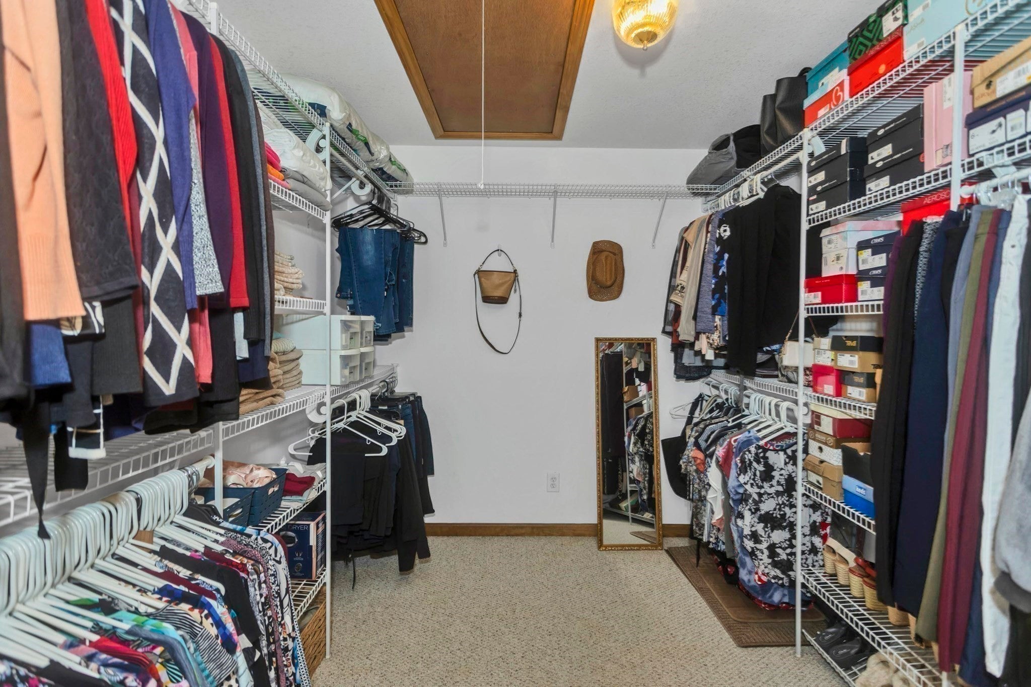 27 Landing Dr, Chicopee, MA Photo #8