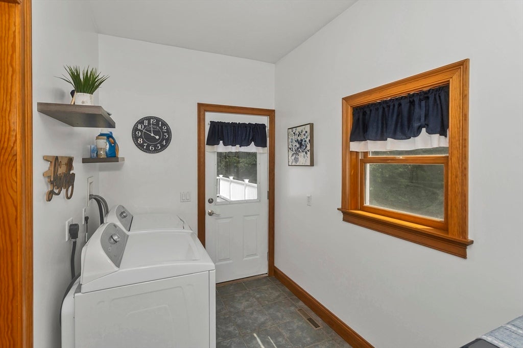 27 Landing Dr, Chicopee, MA, 27 Landing Dr, Chicopee, MA Photo #12