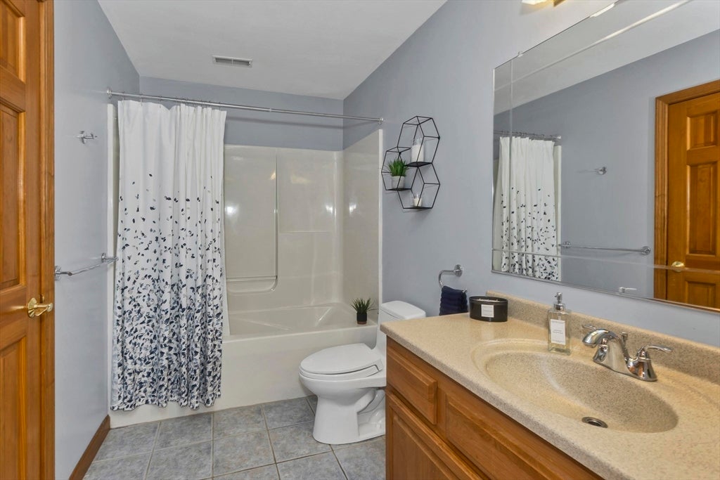 27 Landing Dr, Chicopee, MA, 27 Landing Dr, Chicopee, MA Photo #22