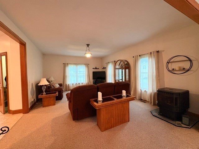 27 Landing Dr, Chicopee, MA Photo #7