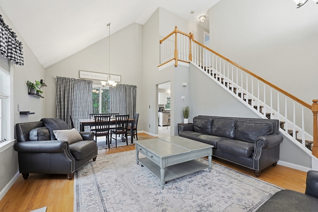 8 Goldenwood Dr 8