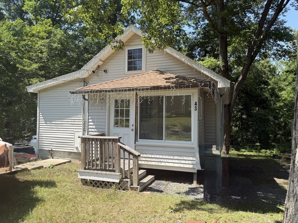 Click for 43 Walpole Ter #1, Canton, MA slideshow