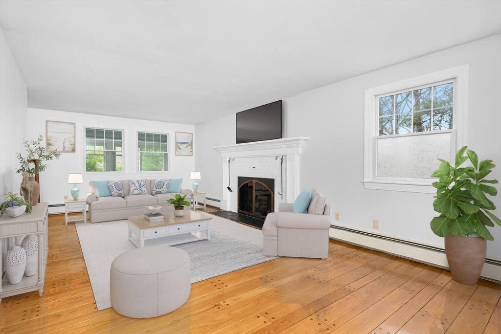 25 Robert Rd