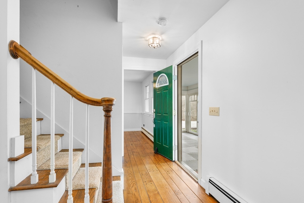 25 Robert Rd