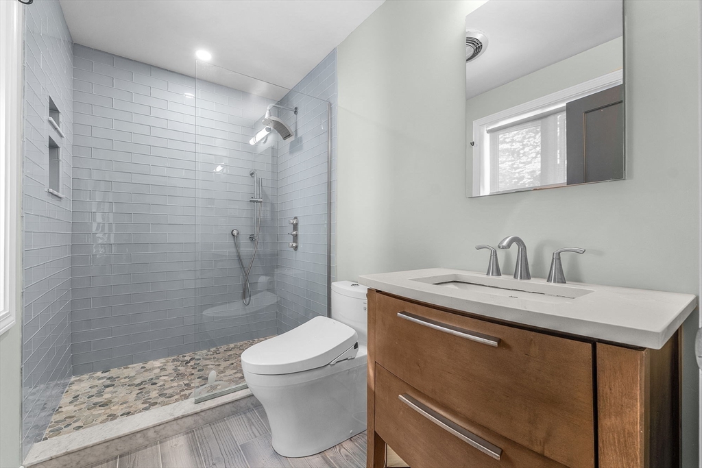 156 Duck Hill Rd, Duxbury, MA Photo #9