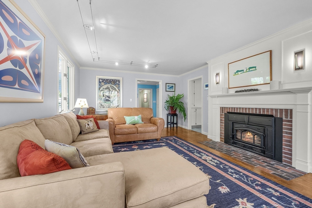 156 Duck Hill Rd, Duxbury, MA Photo #2