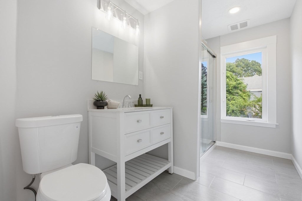 1174 Franklin St, Stoneham, MA Photo #30