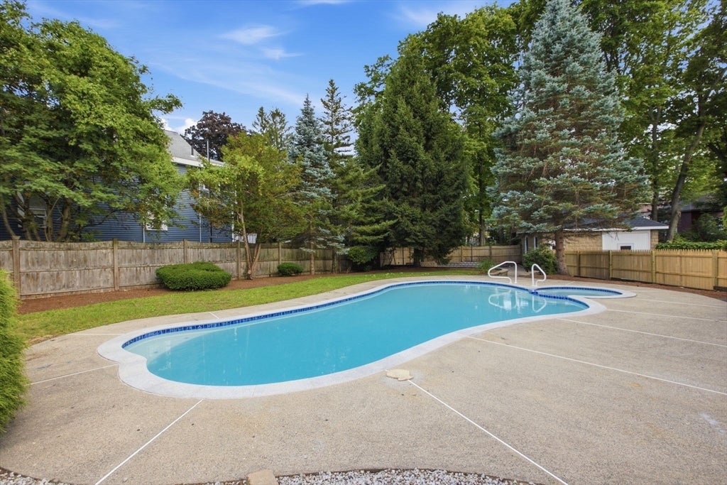 1174 Franklin St, Stoneham, MA Photo #42