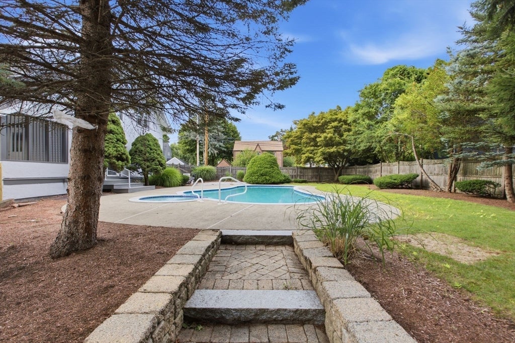 1174 Franklin St, Stoneham, MA Photo #39