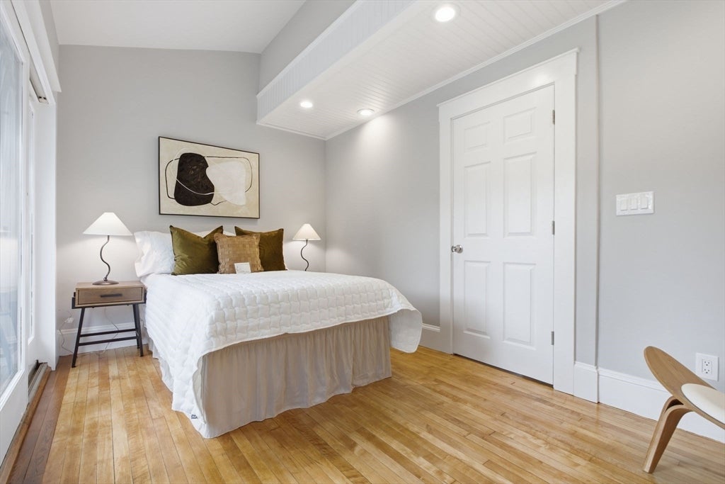 1174 Franklin St, Stoneham, MA Photo #20