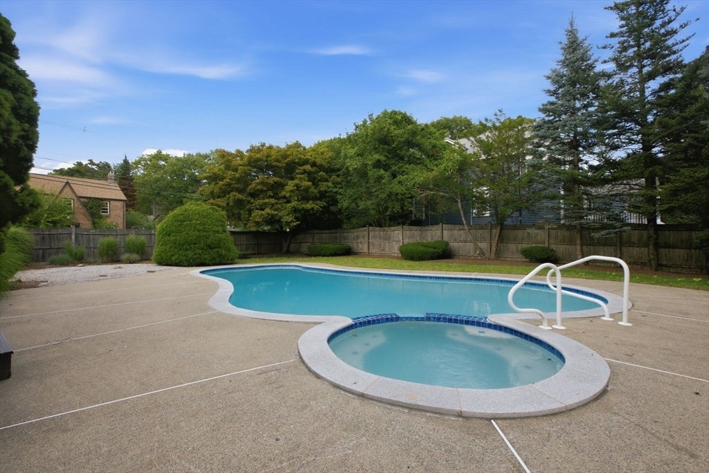 1174 Franklin St, Stoneham, MA Photo #38