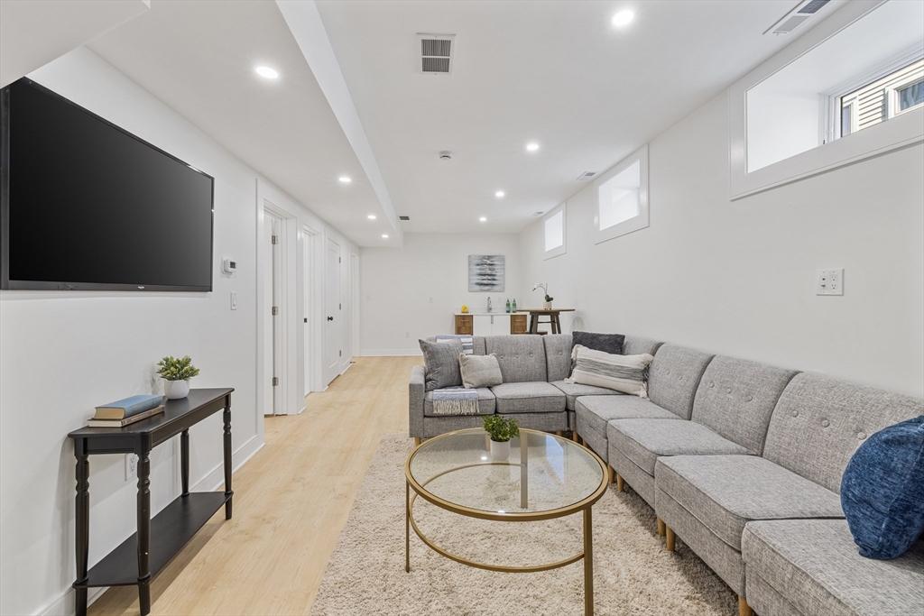 37 Seven Pines Ave 37