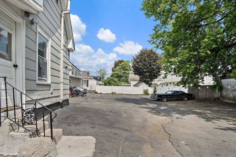 36-42 London St Lowell MA 01852