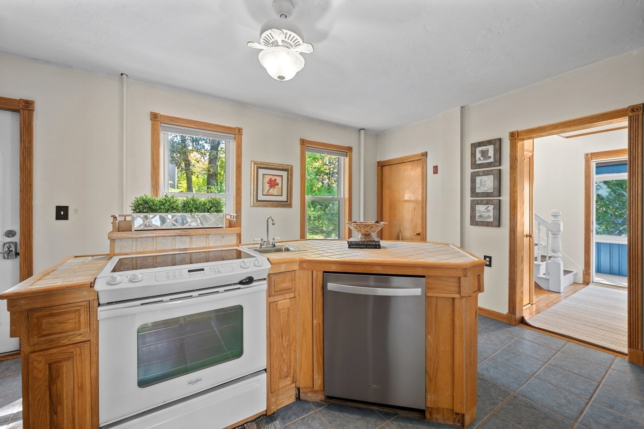 26 New Harbor Road, Clinton, MA, 26 New Harbor Road, Clinton, MA Photo #8