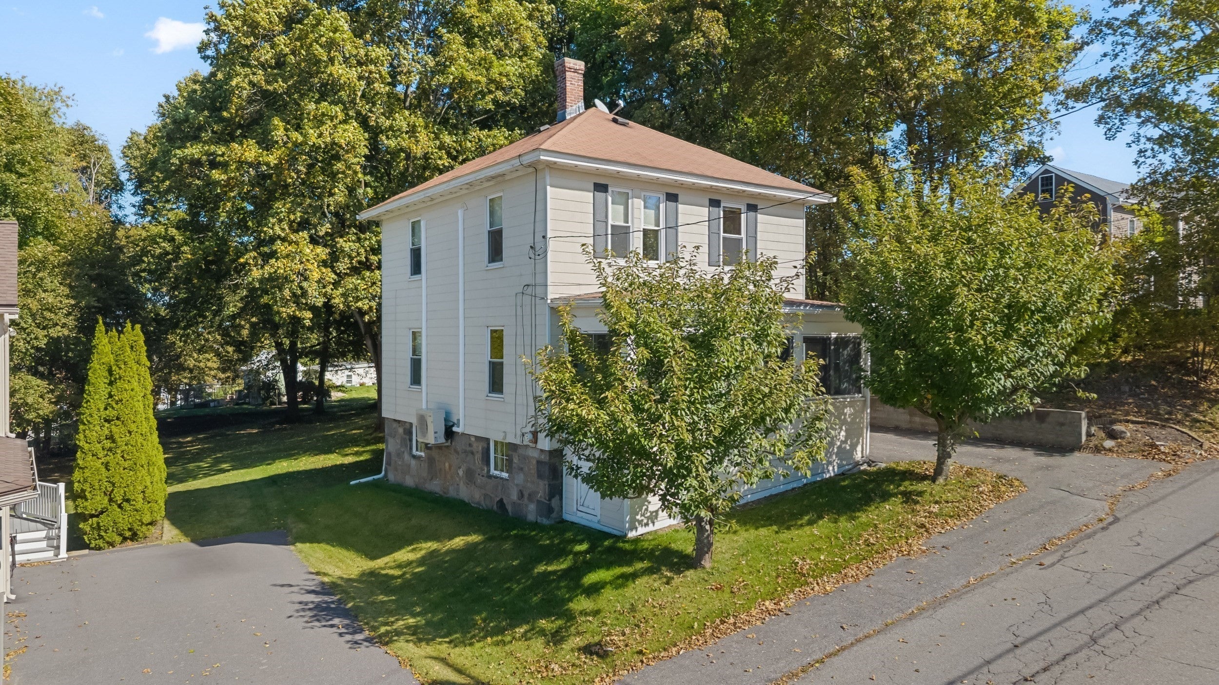 26 New Harbor Road, Clinton, MA, 26 New Harbor Road, Clinton, MA Photo #2