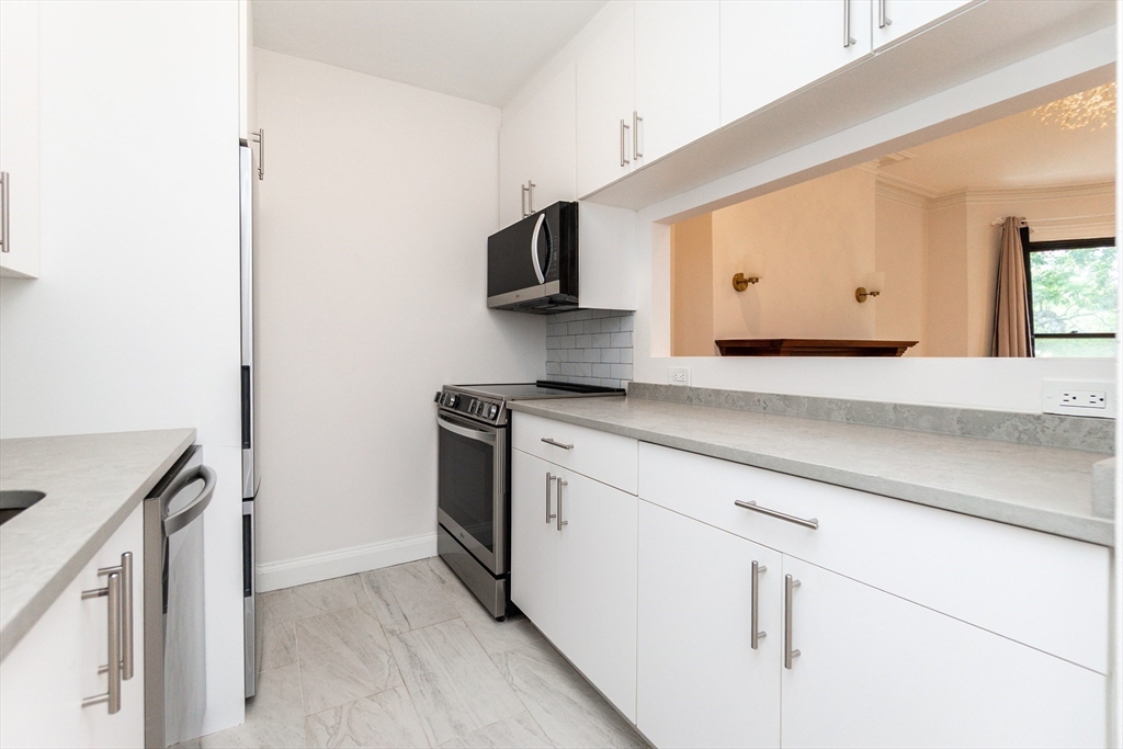 209 W Newton St 3