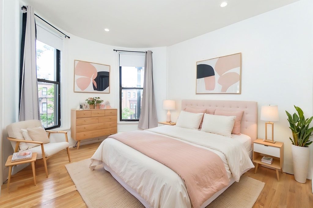 209 W Newton St 3