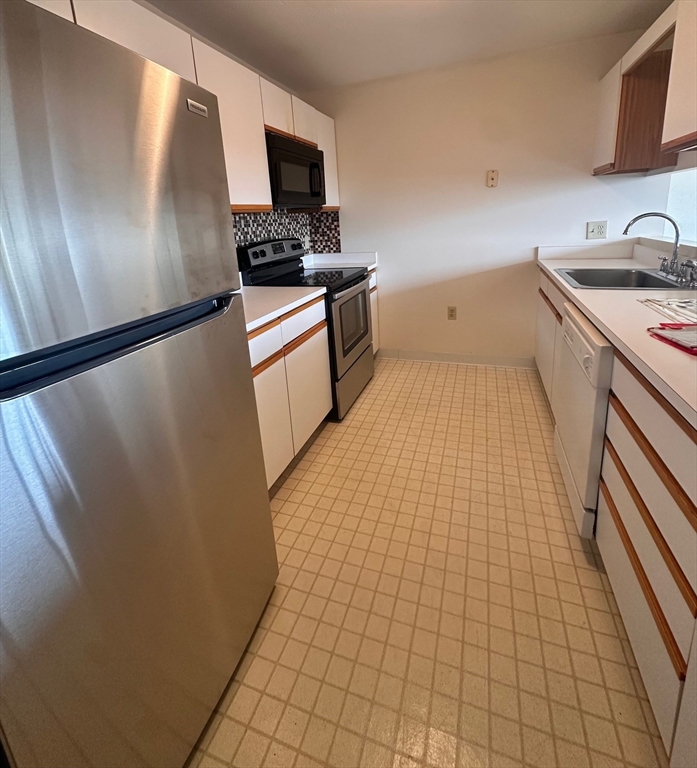 1 Adams St 207