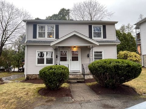 Photo of 542-A Chandler Street, Worcester, MA 01602 (MLS # 73501542)