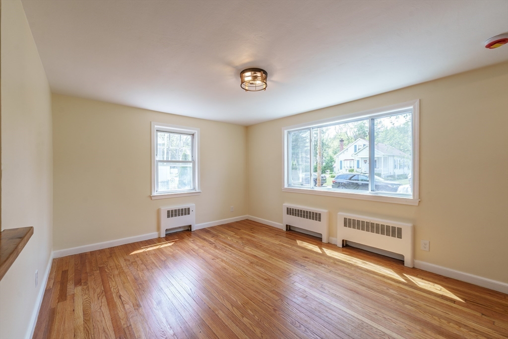 76 Wolcott Ave