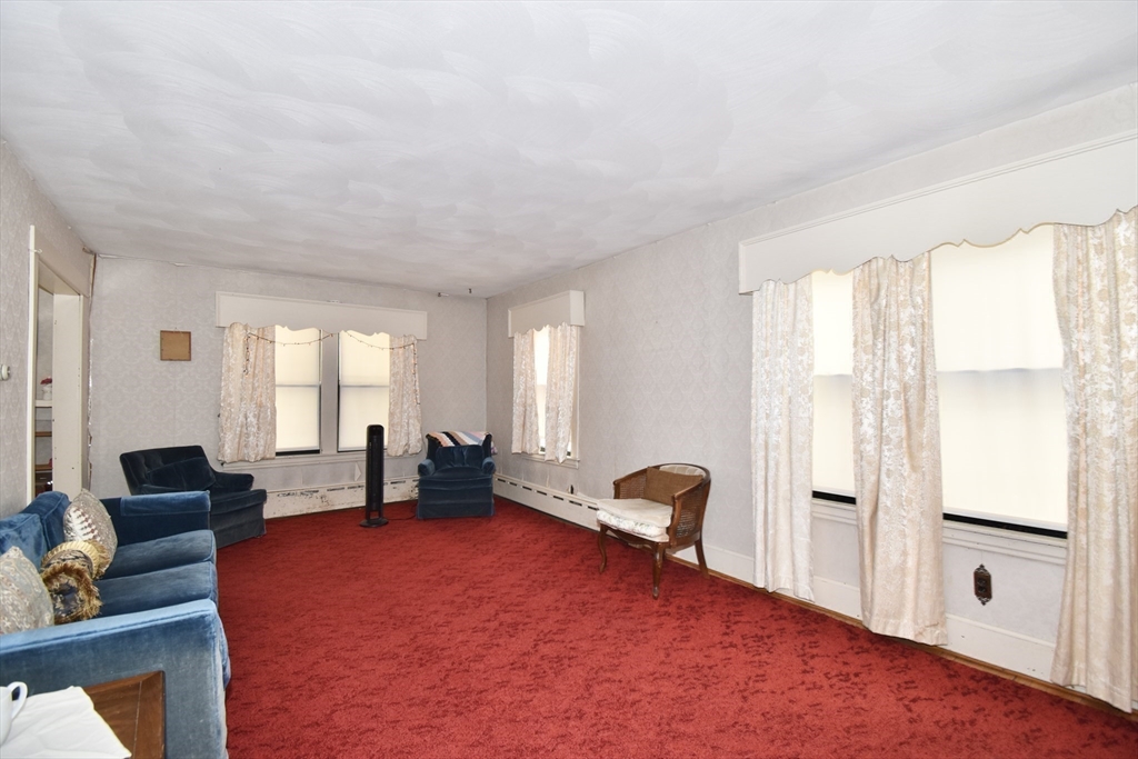 Springfield, Massachusetts 01107, United States, 4 Bedrooms Bedrooms, ,2 BathroomsBathrooms,Residential,Active,134349