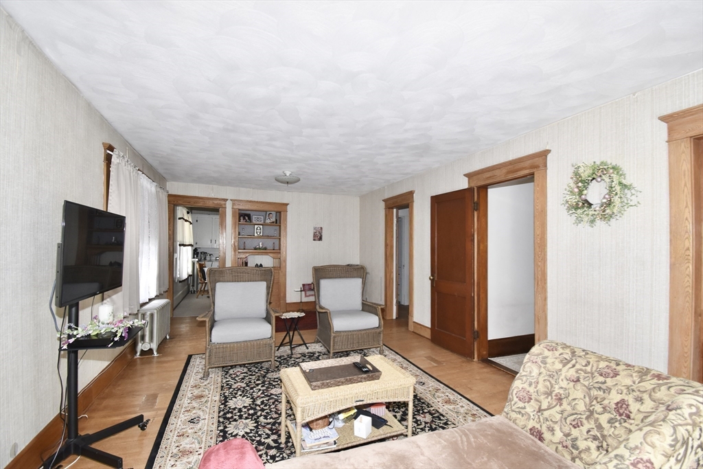 Springfield, Massachusetts 01107, United States, 4 Bedrooms Bedrooms, ,2 BathroomsBathrooms,Residential,Active,134349