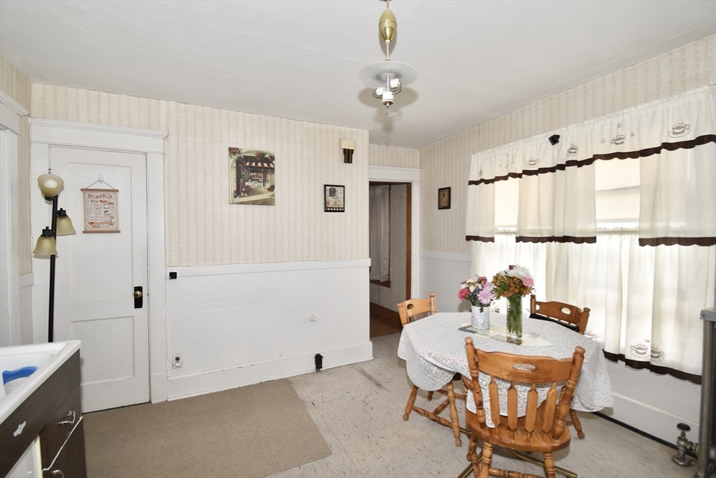 Springfield, Massachusetts 01107, United States, 4 Bedrooms Bedrooms, ,2 BathroomsBathrooms,Residential,Active,134349