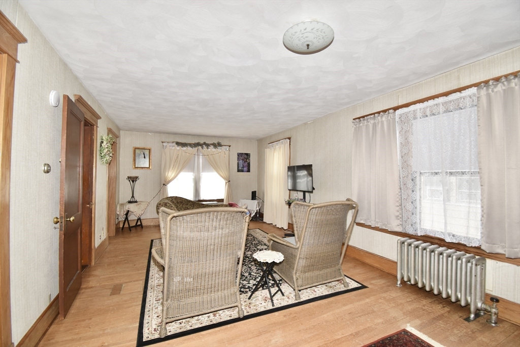 Springfield, Massachusetts 01107, United States, 4 Bedrooms Bedrooms, ,2 BathroomsBathrooms,Residential,Active,134349