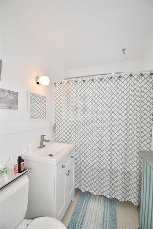 Springfield, Massachusetts 01107, United States, 4 Bedrooms Bedrooms, ,2 BathroomsBathrooms,Residential,Active,134349