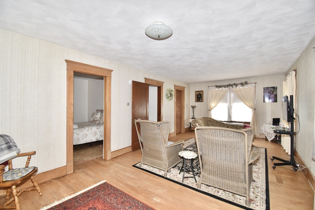 Springfield, Massachusetts 01107, United States, 4 Bedrooms Bedrooms, ,2 BathroomsBathrooms,Residential,Active,134349