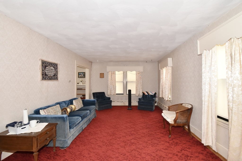 Springfield, Massachusetts 01107, United States, 4 Bedrooms Bedrooms, ,2 BathroomsBathrooms,Residential,Active,134349