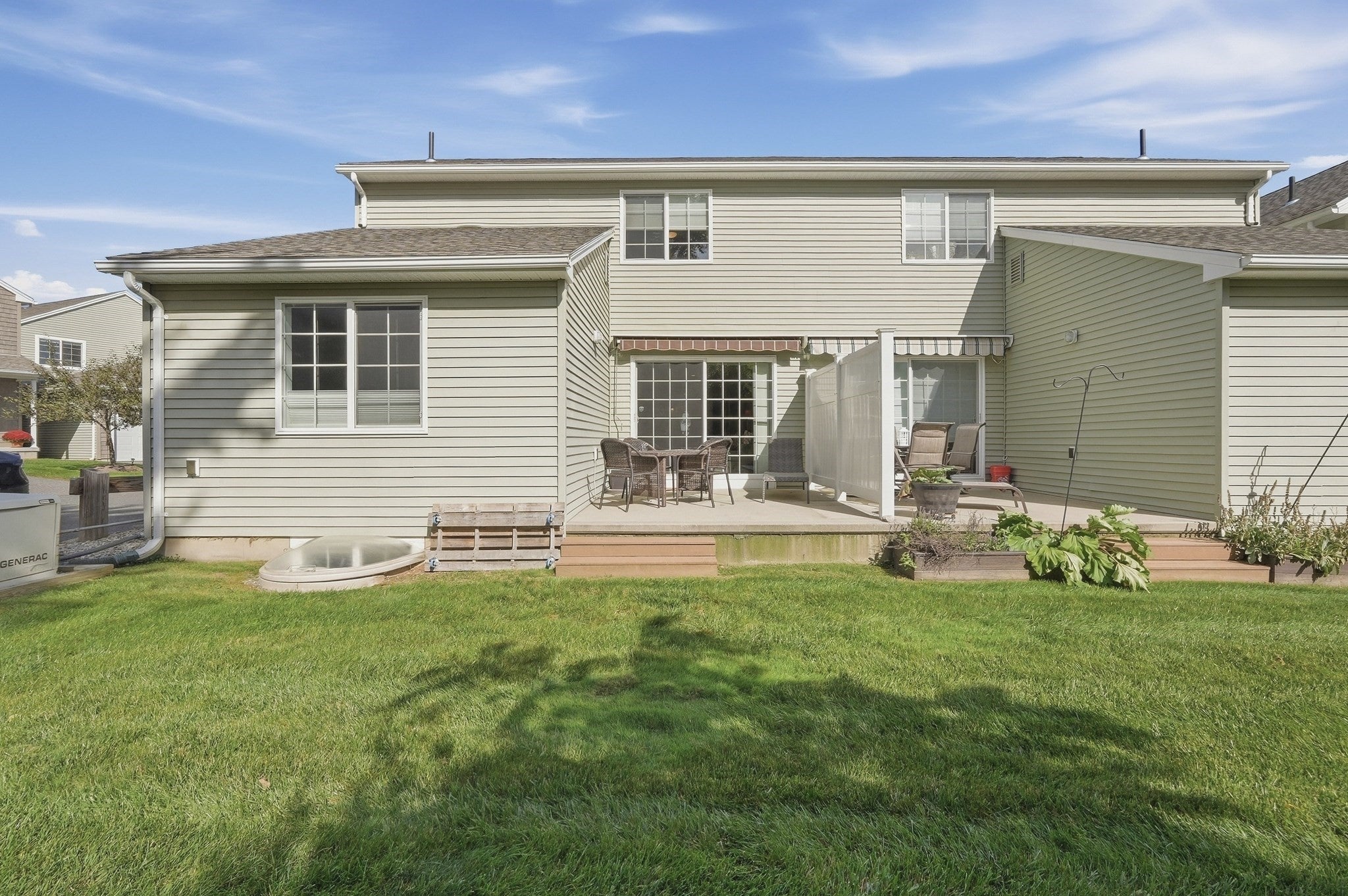 353 Fuller St 42