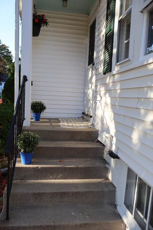 18 Crosby Rd