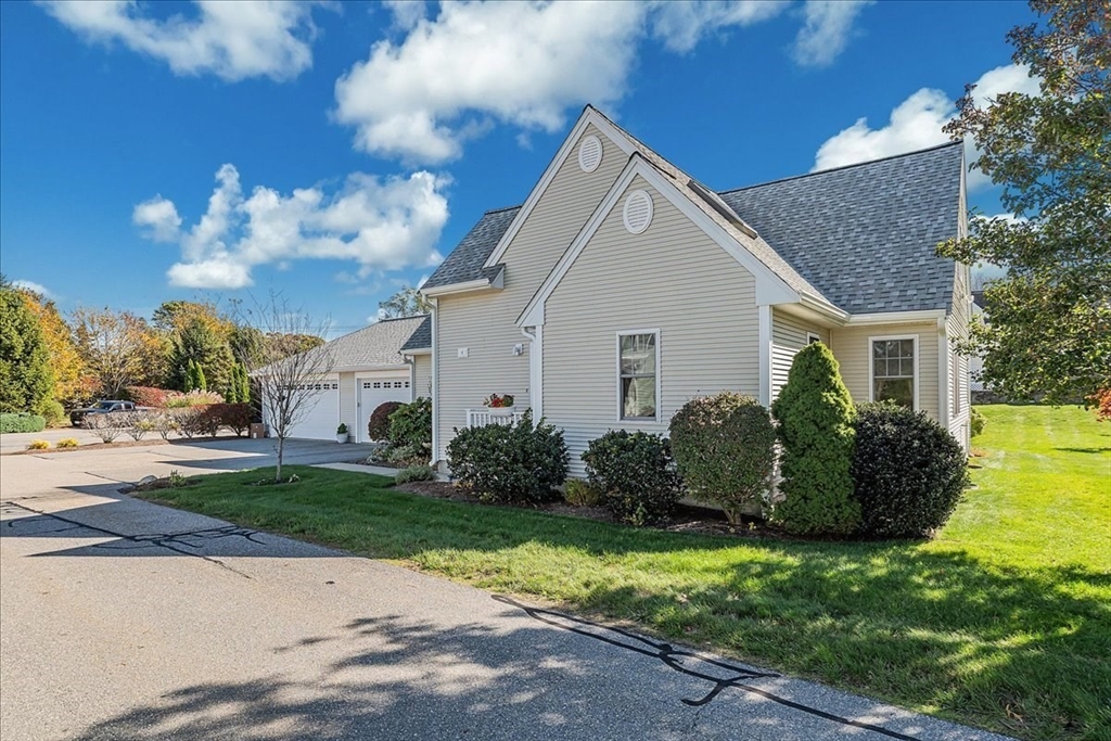 4 Old Field Rd 4