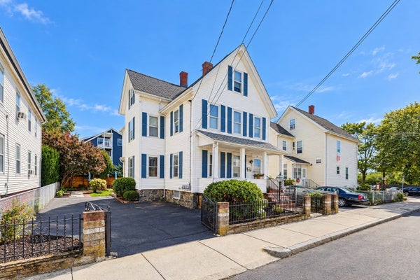 16 KEARNEY ST, MALDEN, MA 02148 - Image bbdb0a09c01ac8b3461e46aeacfb01c4/2387152572