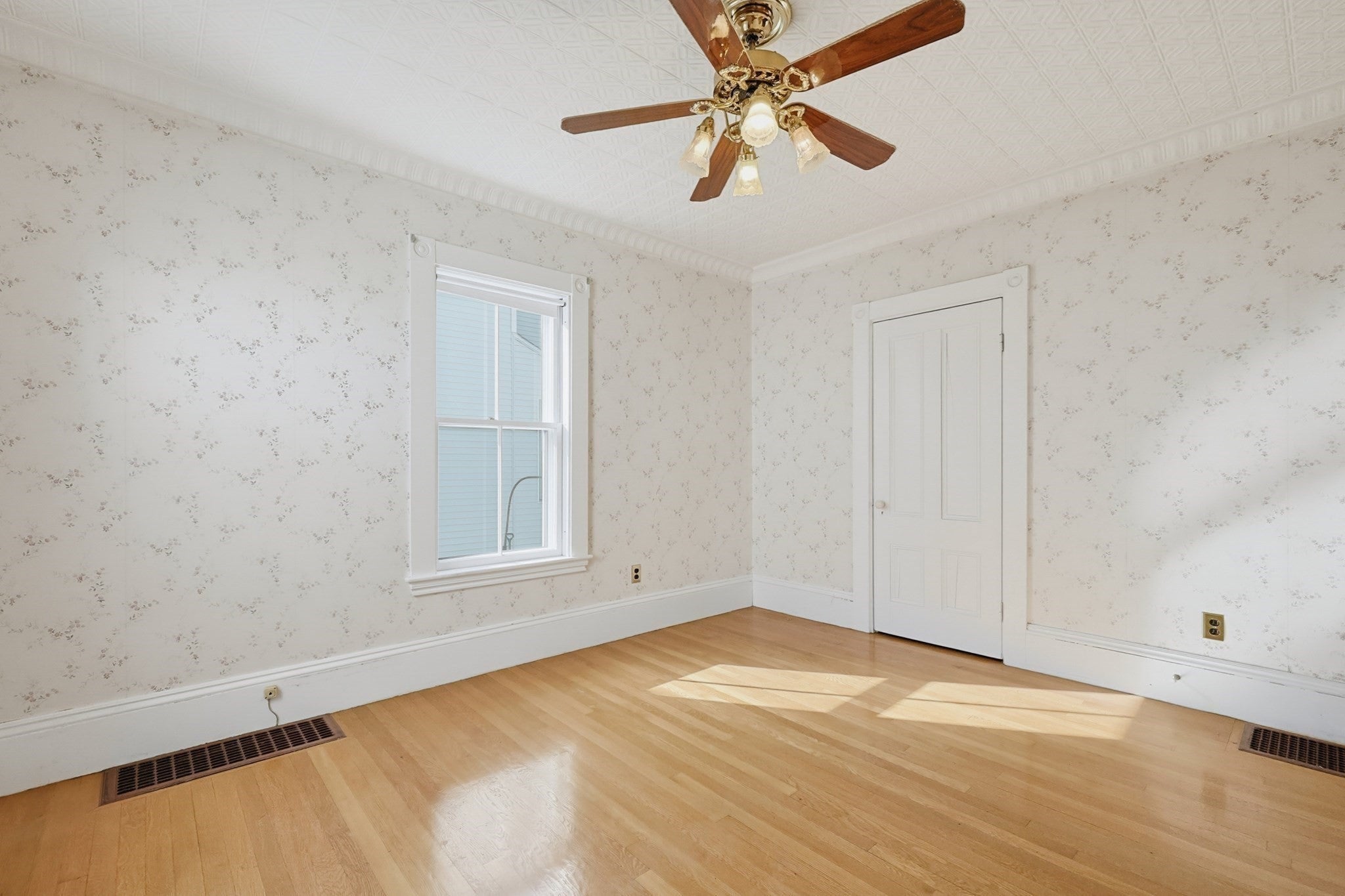 16 Kearney St, Malden, MA Photo #12