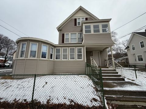 Photo of 132 Coburn Avenue #3, Worcester, MA 01604 (MLS # 73460921)