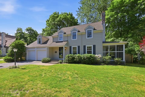 Photo of 77 Pleasantview Avenue, Longmeadow, MA 01106 (MLS # 73531308)