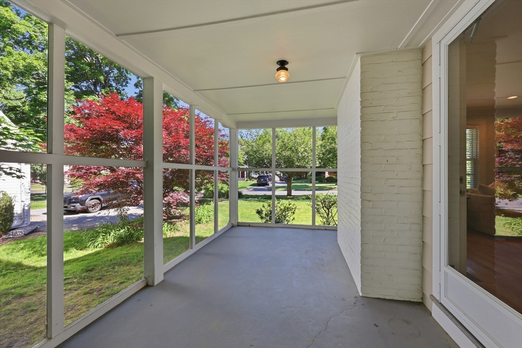 77 Pleasantview Avenue
