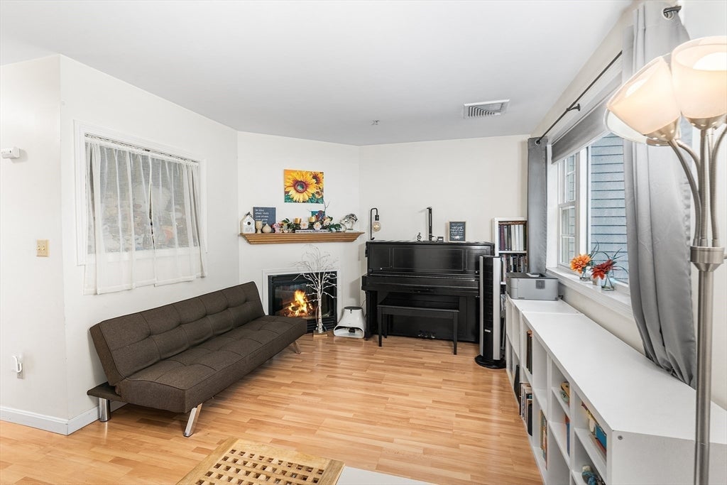 204 Lilac Meadows Way #204, Ipswich, MA, 204 Lilac Meadows Way #204, Ipswich, MA Photo #3